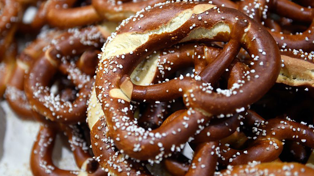 Students served pretzels covered in oven cleaner, lawsuit claims — Canton Schools news